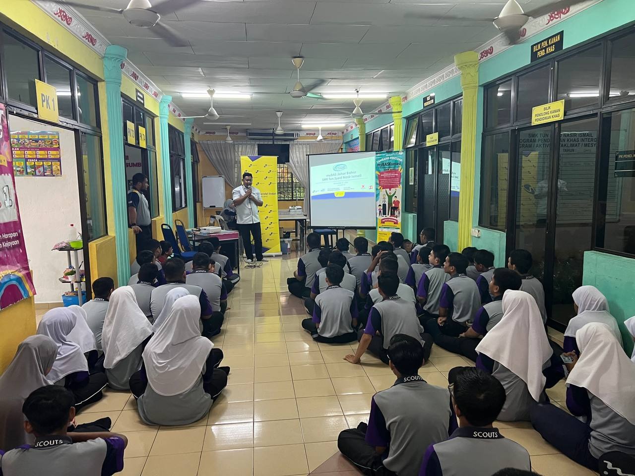 myBAS Johor Bahru Registers Students from SMK Tun Syed Nasir Ismail for Greater Connectivity Access